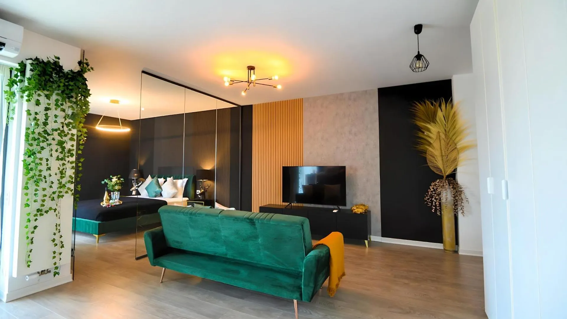 Elite Studio Bucharest Apartment